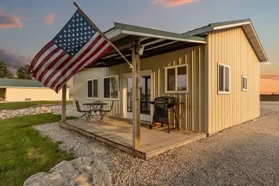 Image de Discover your perfect riverfront escape in Decatur, Nebraska!