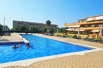 Image de Appartement avec Piscine à Côté de la Plage