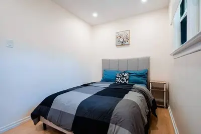 Image de Stylish, Spacious 6-Bedroom Home in the Gta