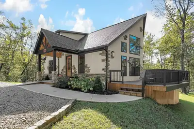 Image de Secluded Cottage in Rustic Hocking Hills, Hot tub, Firepit, Gameroom, Golden tee.