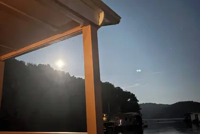 Image de Charming 2-bedroom house boat in Norris Lake.