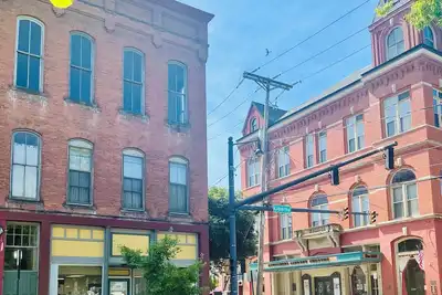 Image de Charming 2-bedroom apartment in peaceful Warren with Ac