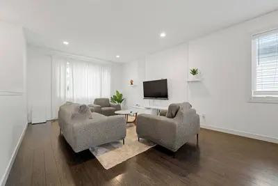 Image de ★3b Executive Home★Fenced Yard ★ Private Deck Bbq