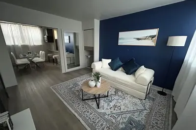 Image de 7Min-Dt | King Bed | 400mbs Wifi | Free Parking