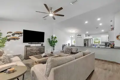 Image de Entire home 3-bedroom house with Ac in Homosassa Fl Private Boat Slip available