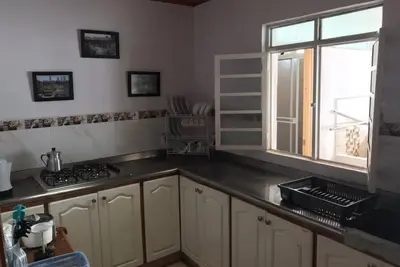 Image de Beautiful family home in the heart of town, 3 blocks from the main square.