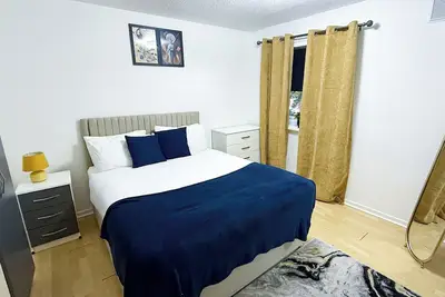 Image de Free parking l Sleeps 4 l Central city Flat l 5 -Ways station