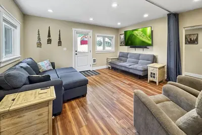 Image de Stylish Stay with Pellet Stove Near Downtown Cascade