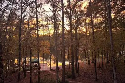 Image de Spacious private home on Lake Oconee- located in a quiet cove.
