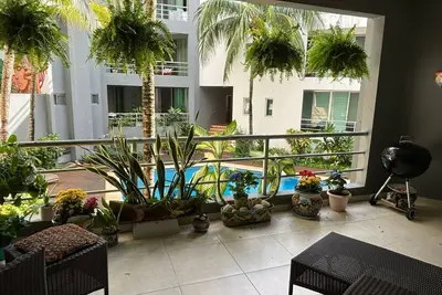 Image de Delightful 2-bedroom condo with Ac, 1/2 Block to 5th Ave and close to the beach!