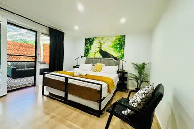 Image de Cozy Self-contained Flat 5mins Walk to Shopping center