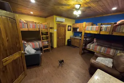 Image de Avie's Hideaway, Exclusive Private Riverfront @Vacation Frio River Room #1