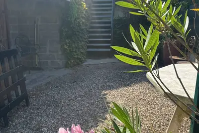 Image de Logement, avec Jardinier