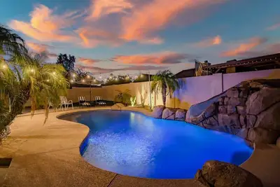 Image de Waterslide, Ping Pong, Pool Table, Bbq, Vibes