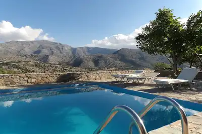 Image de Un gîte au coeur de la tradition, à la montagne, avec piscine et cuisine locale!