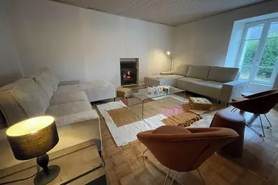 Image de Grande maison 14 personnes, 20 min mer, 5 suites avec 5 Sdb privées, literie 5*