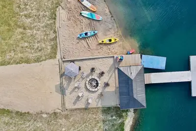 Image de Mirror Lake - Rare private lake!