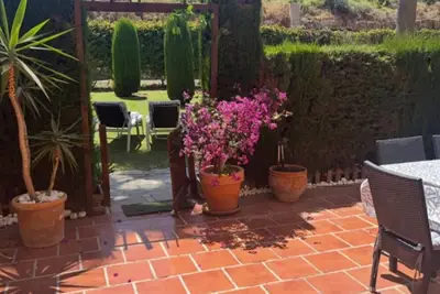 Image de Beautiful 2 bed garden apartment