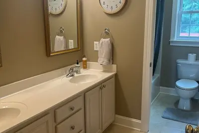 Image de Superb 4-bedroom house with Ac, full kitchen, laundry in Salisbury