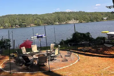 Image de Charming 2-bedroom lake house with direct lake access!