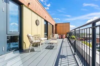 Penthouse with Hot Tub & View
