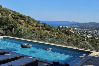 Image de Villa avec piscine vue mer jusqu' à 12 personnes