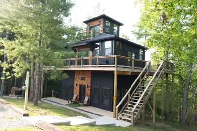 Image de Watchtower + Private 3 Br Cabin + Hot Tub