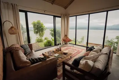 Image de 2 bedroom house overlooking Lake Ruhondo and the five volcanoes in Rwanda