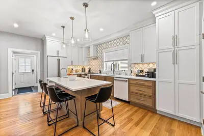 Image de <New> Driveway parking-10 min to Boston-close to train station-kids playroom