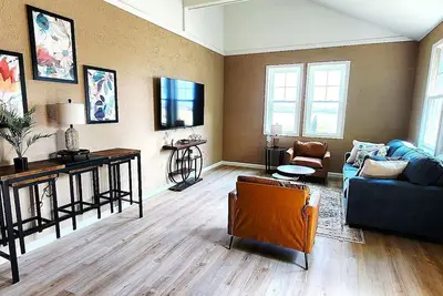 Image de Waterfront Cottage with Beach-walk to everything!