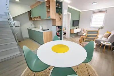 Image de Wonderful 2-bedroom house with ACs, 10 min to Sarajevo center