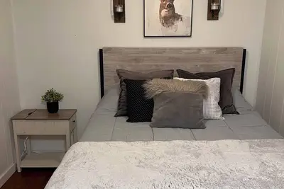 Image de Cool cabin with Ac in charming Pine