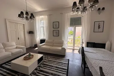 Image de Pula City Center Apartment – 5 Bedrooms, Terrace, Sleeps 9