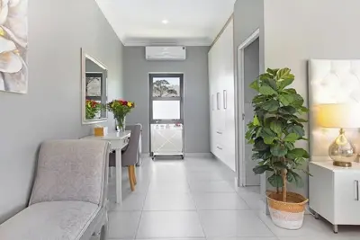 Image de Terrific 8-bedroom villa in Tokai for a memorable getaway