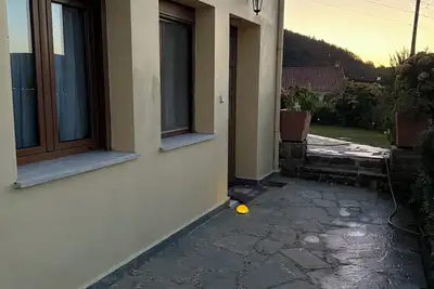 Image de Brilliant 1-bedroom apartment in Manteio and a living room with fireplace