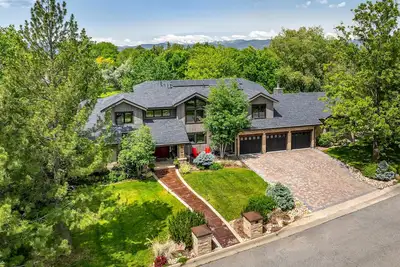 Image de Modern Retreat with Hot Tub & Golf Views