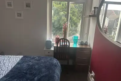 Image de Amelia Earhart themed 3-room bed & breakfast in the heart of Swansea City Centre