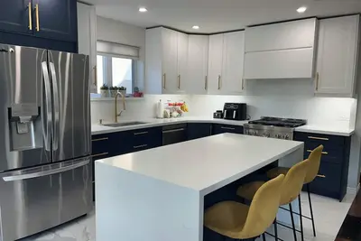 Image de 3-Bdrm Home w/Hot Tub, Backyard Oasis, Office Setup, Soaker Tub-Prime Location