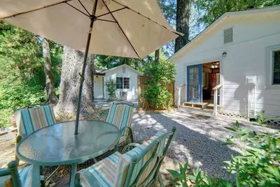 Image de Golf, Hike, Sip Wine: Cobb Mountain Cabin w/ Patio