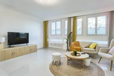 Image de Sunshine 2bdrs apt 65m2/Night view/Free Parking