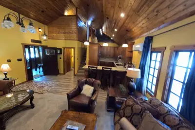 Image de Frio Riverfront - Peanut's Penthouse - VacationFrioRiver com Sleeps 9