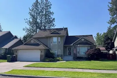 Image de Spacious 5-bedroom house in Spokane with Ac, heat and large backyard.