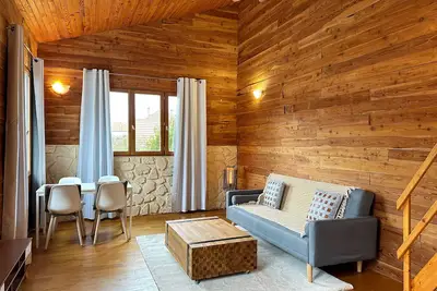 Image de Sunshine House / with private yard /150m to Metro