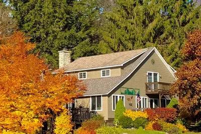 Image de Colgate Hamilton Lake Moraine 4 Br Waterfront Retreat Sleeps 10