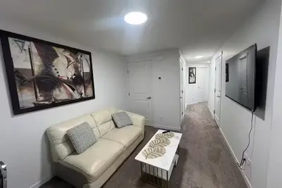 Image de Modern 2 bdrm plus free parking