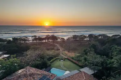 Image de Luxury Beachfront Villa with Direct Beach Access. Hacienda Pinilla. Tamarindo.