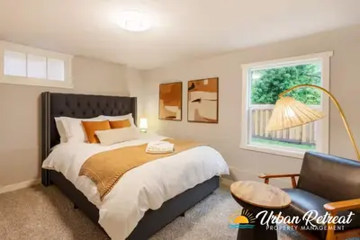 Image de Modern Cozy Bright 2br Lower Unit w/private entry