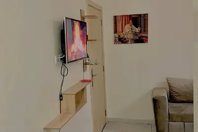 Image de Pet-Friendly Home Steps from the medina / aeroport