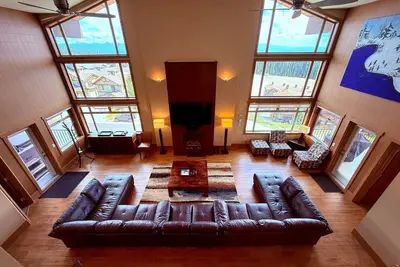 Image de The Raven Penthouse-6 Bedroom 5 Bathroom Ski Condo with 3 Master Bedrooms + Loft