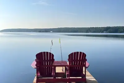 Image de Waterfront spacious cottage flat with scenic view. Pet-friendly!